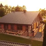 Chalet Am Oelberg Mit Badefass Und Altholzsauna