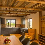 Am Oelberg Mit Badefass Und Altholzsauna Chalet