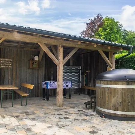 Am Oelberg Mit Badefass Und Altholzsauna Chalet