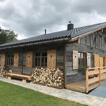 Chalet Am Oelberg Mit Badefass Und Altholzsauna Waldmuenchen