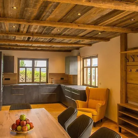 Am Oelberg Mit Badefass Und Altholzsauna Chalet