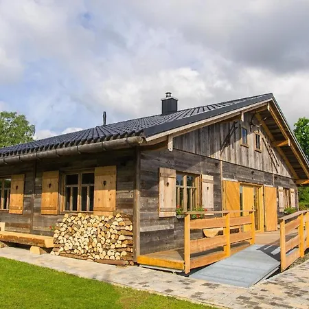 Chalet Am Oelberg Mit Badefass Und Altholzsauna