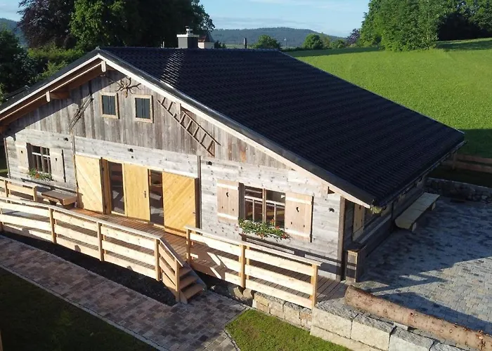 Am Oelberg Mit Badefass Und Altholzsauna Alpstuga